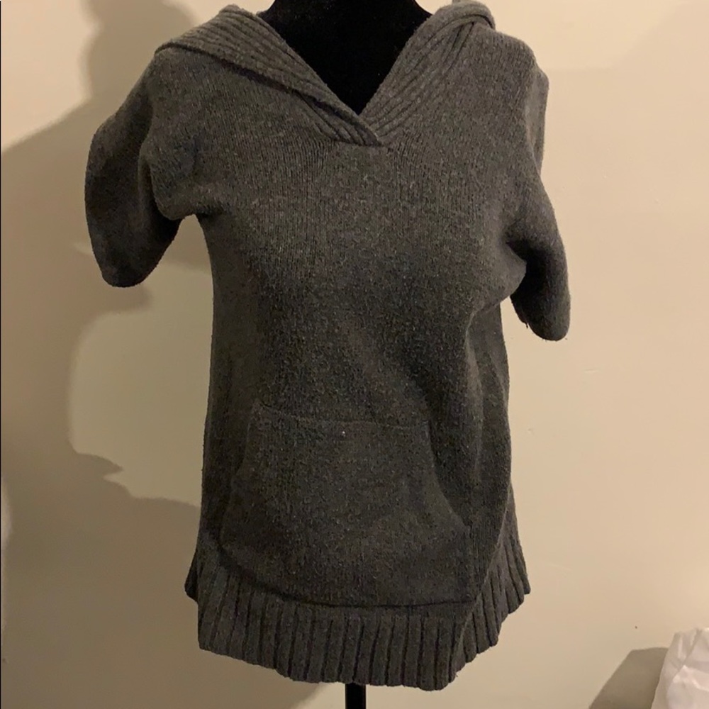 Short sleeve hoodies sweater